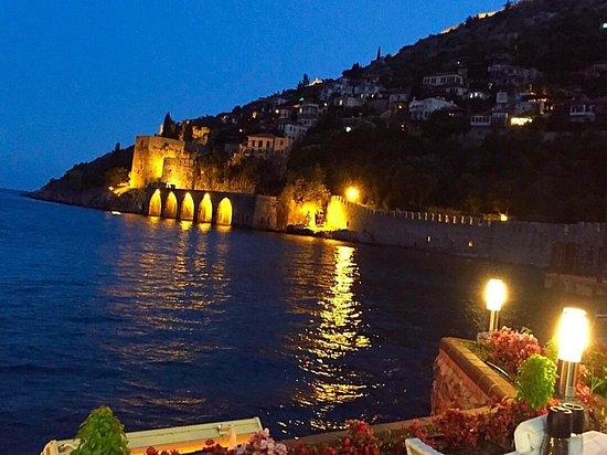 RIhtIm restaurant bar